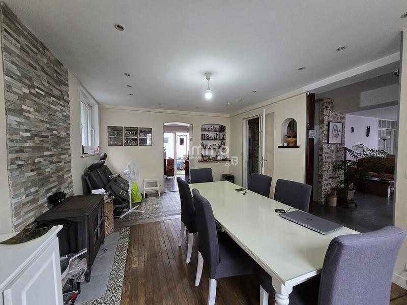 Maison - 235 m² - 6 pièces