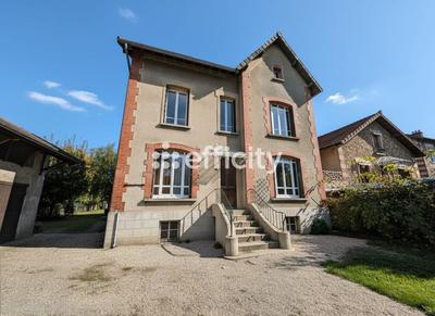 Maison - 120 m² - 6 pièces