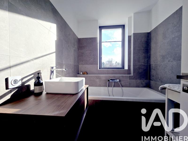 Maison - 144 m² - 7 pièces