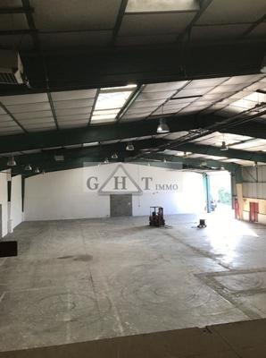 Entrepôt - 1 209 m²