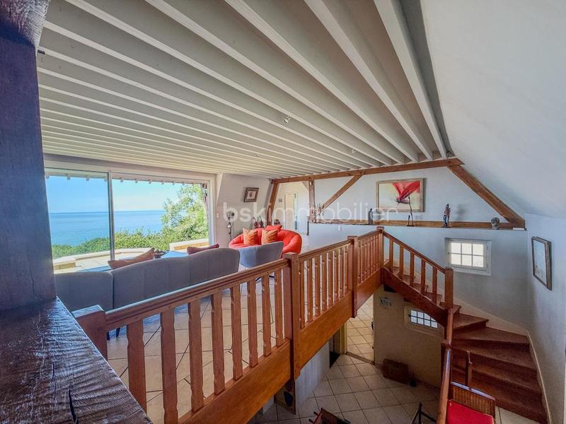 Propriété - 340 m² - 9 pièces