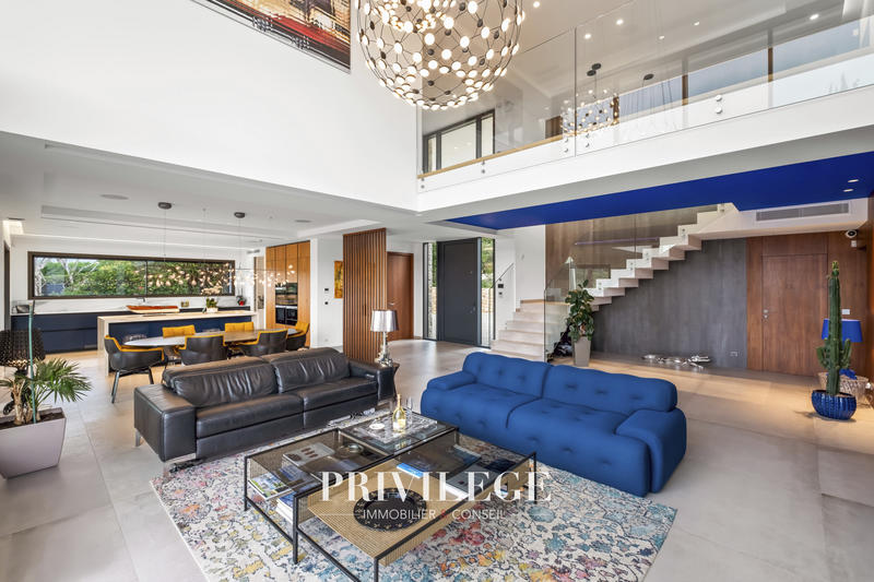 Villa - 340 m² - 8 pièces