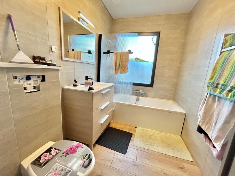 Maison - 107 m² - 5 pièces