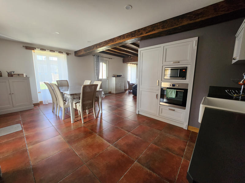 Maison - 158 m² - 8 pièces