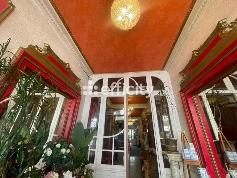 Immeuble - 3 040 m² - 43 pièces