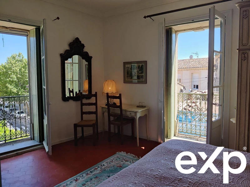 Maison - 430 m² - 18 pièces