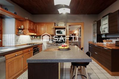 Maison - 548 m² - 16 pièces