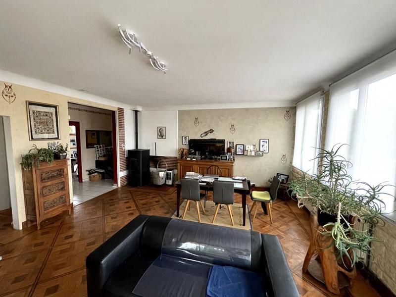 Maison - 380 m² - 16 pièces