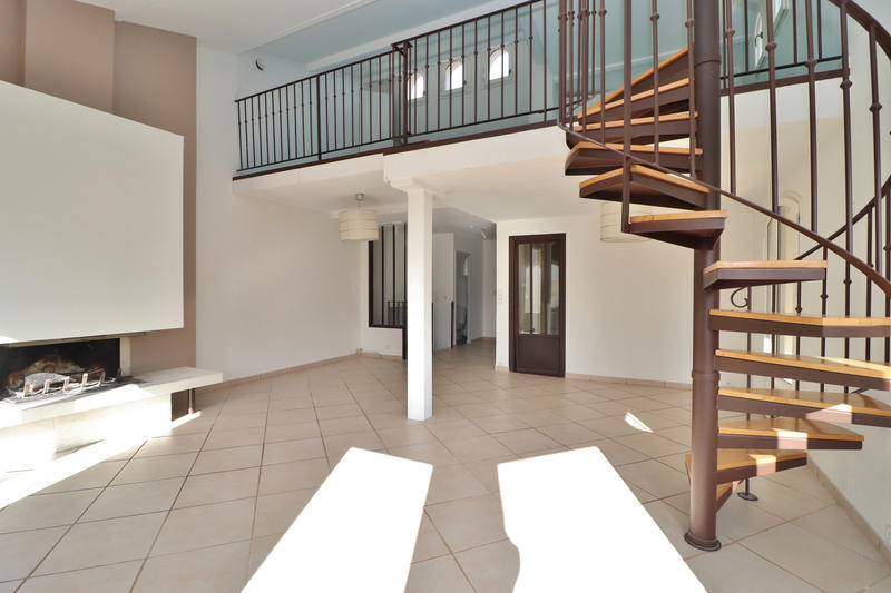 Villa - 225 m² - 7 pièces