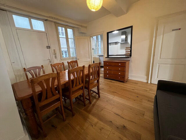 Appartement - 60 m² - 2 pièces