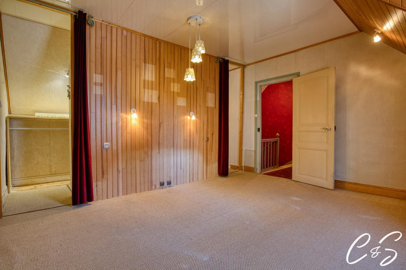 Maison - 137 m² - 6 pièces