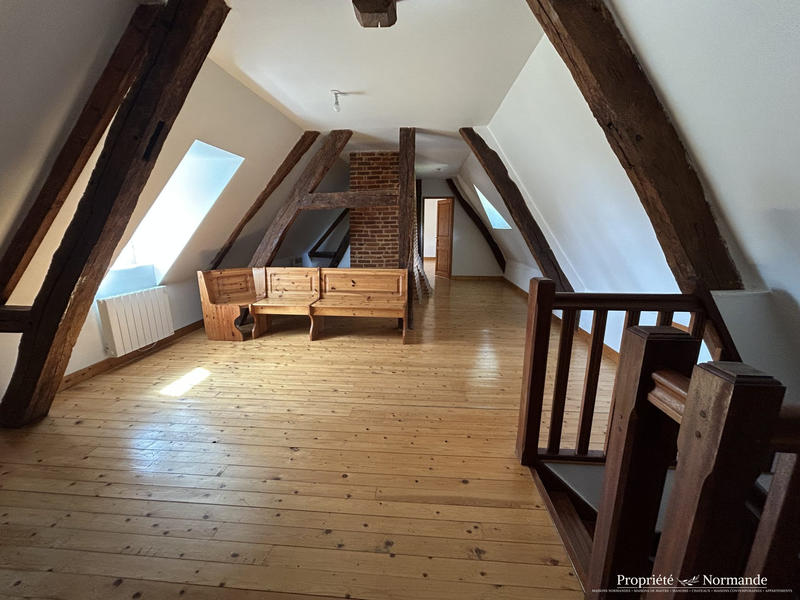 Maison - 310 m² - 11 pièces