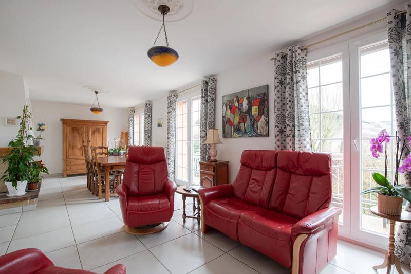 Maison - 200 m² - 10 pièces