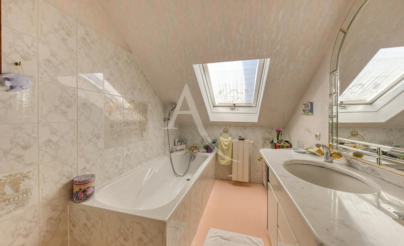 Maison - 100 m² - 6 pièces