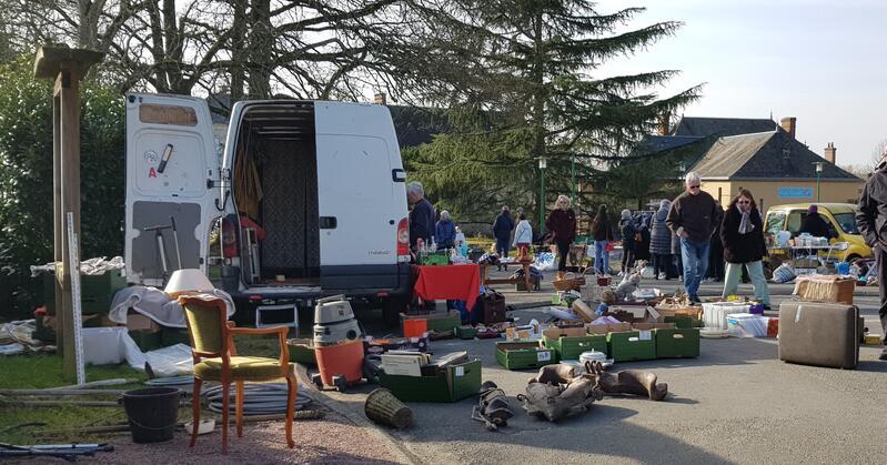 Brocante - bric à brac - artisanat