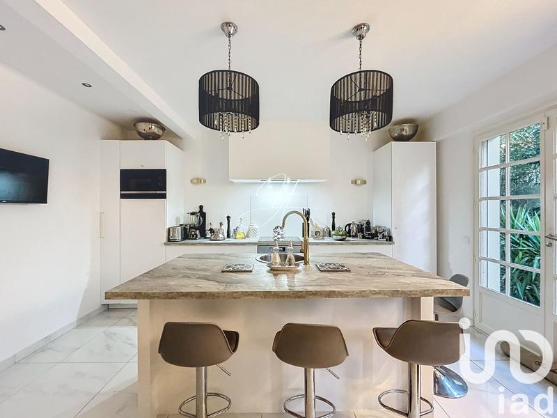 Maison - 190 m² - 8 pièces