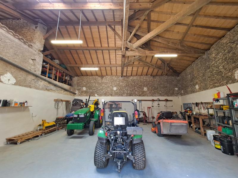 Maison - 432 m² - 10 pièces