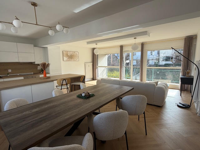 Appartement - 90 m² - 4 pièces