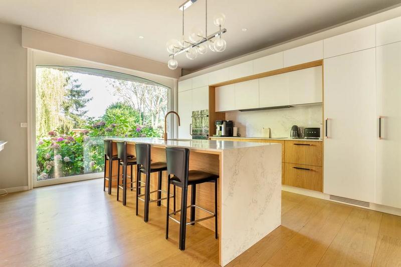 Maison - 309 m² - 9 pièces