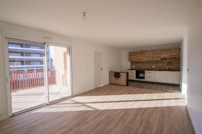 Appartement - 80 m² - 4 pièces