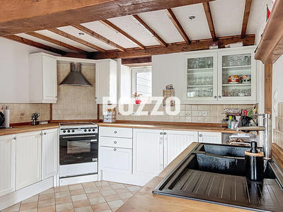 Maison - 250 m² - 5 pièces