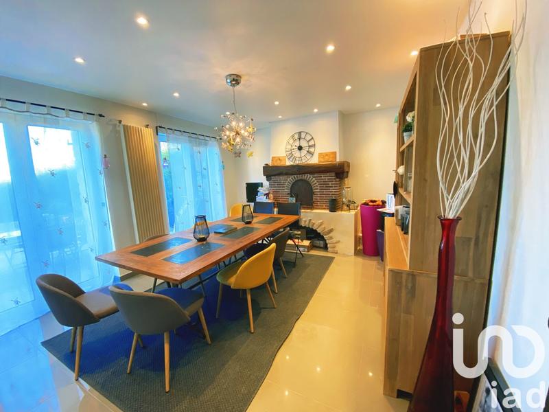 Maison - 245 m² - 8 pièces