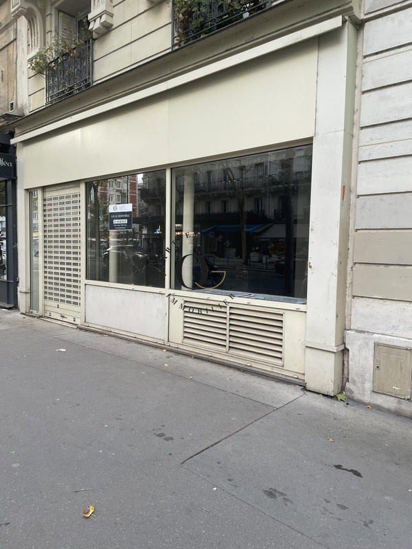 Local commercial - 128 m² - 3 pièces