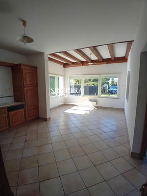 Maison - 180 m² - 5 pièces