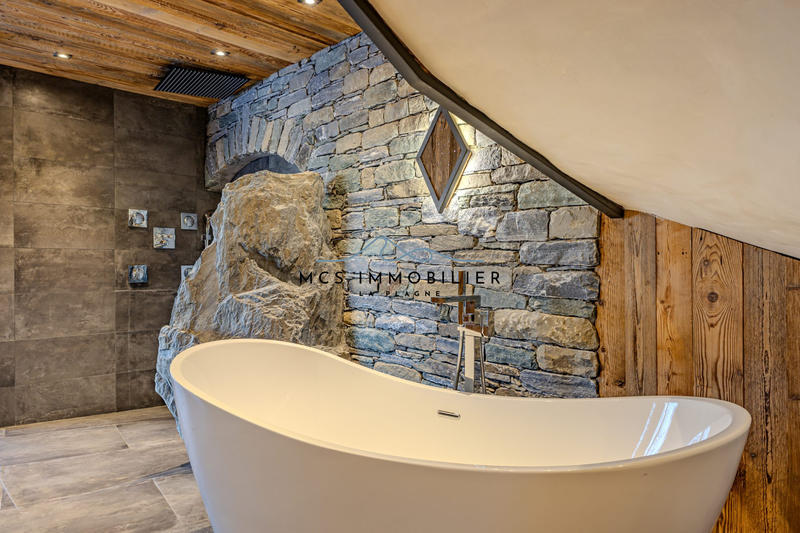 Châlet - 279 m² - 9 pièces