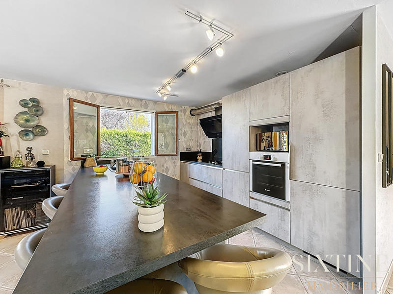 Maison - 137 m² - 1 pièce