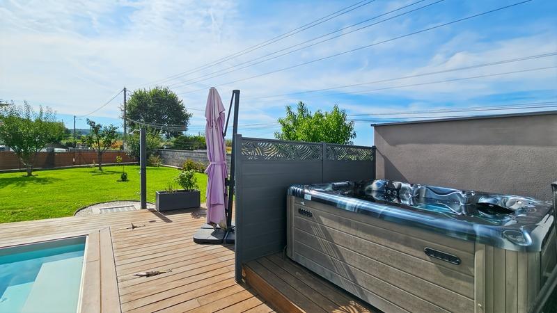 Maison - 161 m² - 6 pièces