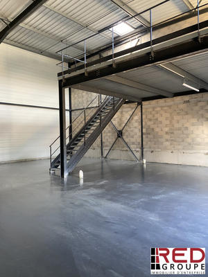 Entrepôt - 318 m²