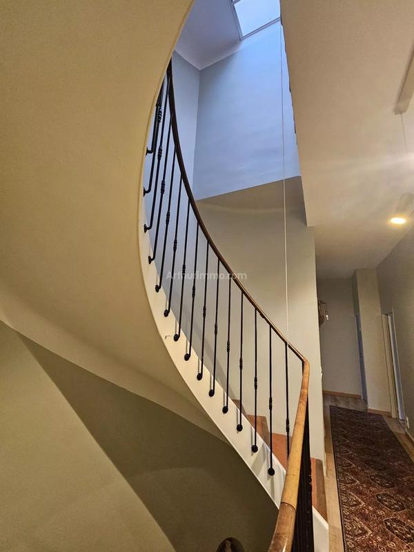 Maison - 315 m² - 10 pièces