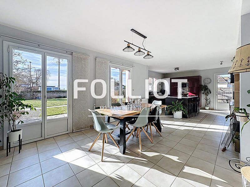 Maison - 140 m² - 8 pièces