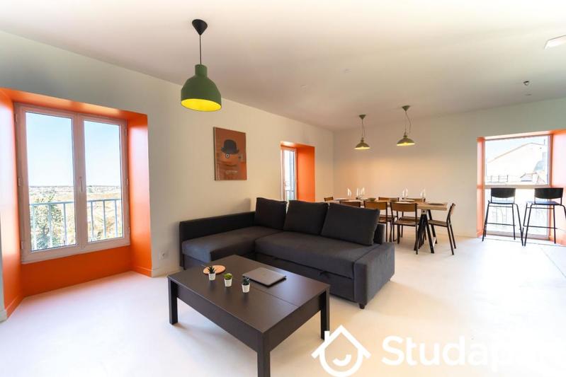 Chambre - 10 m² - 1 pièce