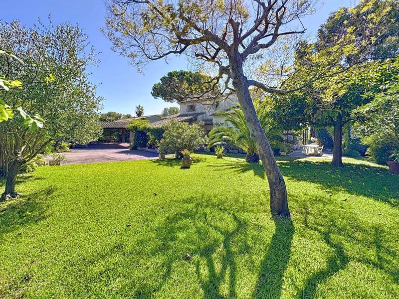 Maison - 199 m² - 7 pièces