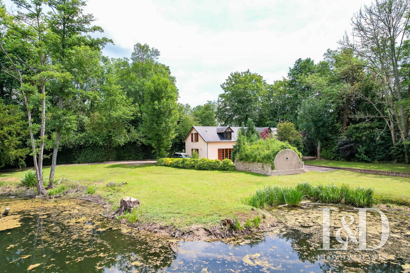 Maison - 310 m² - 14 pièces