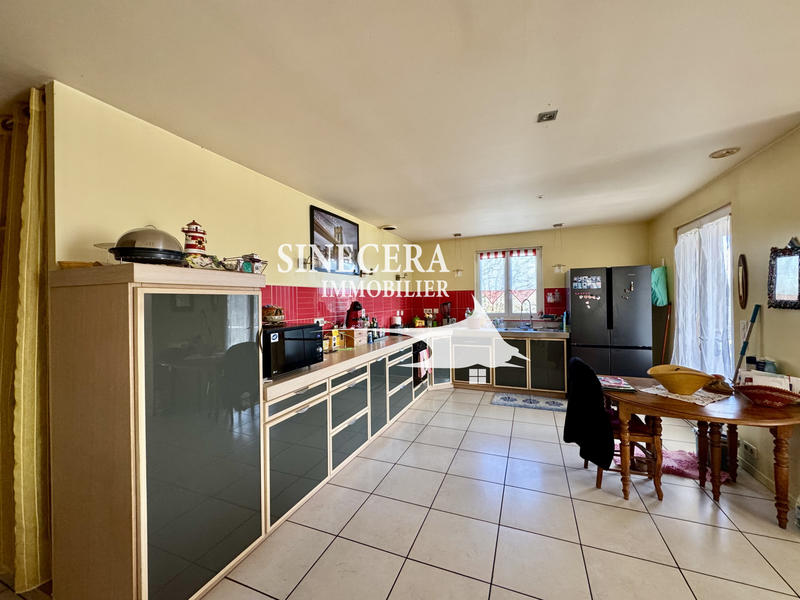 Maison - 200 m² - 10 pièces