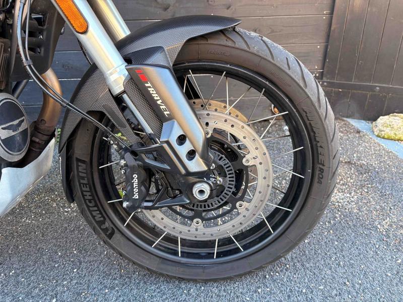 Moto Guzzi V85tt Travel