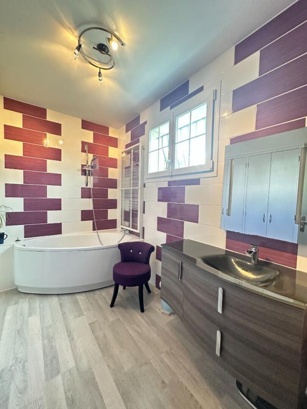 Maison - 142 m² - 7 pièces