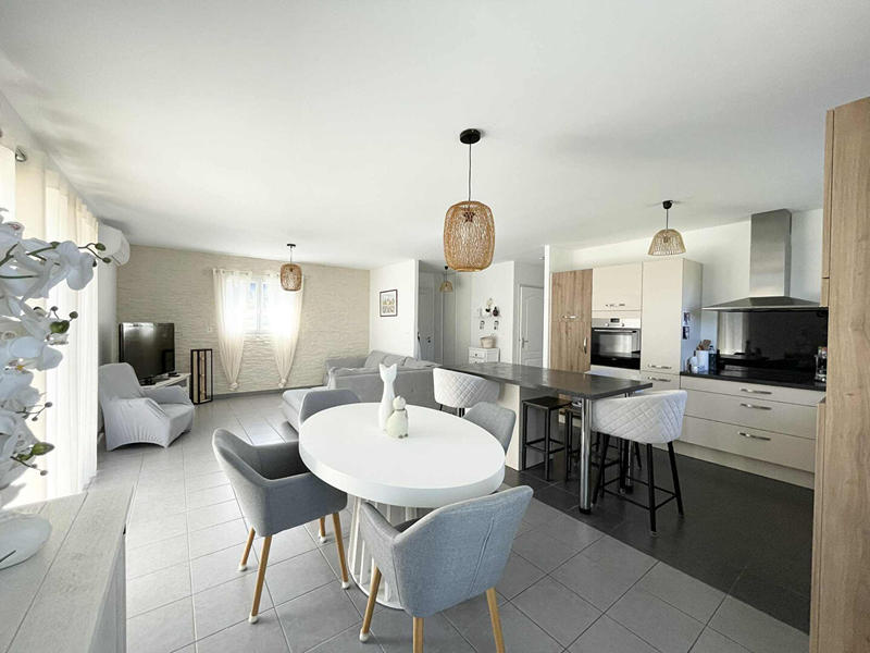 Maison - 96 m² - 5 pièces