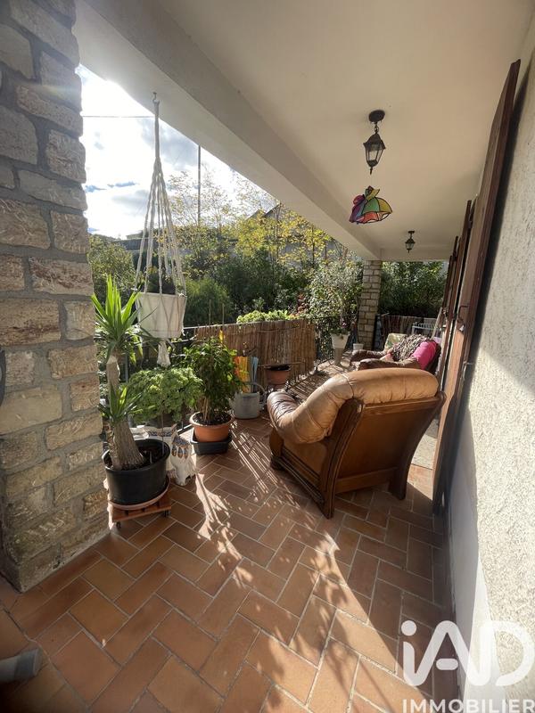 Maison - 77 m² - 9 pièces