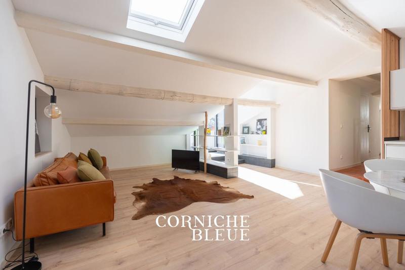 Appartement - 102 m² - 3 pièces