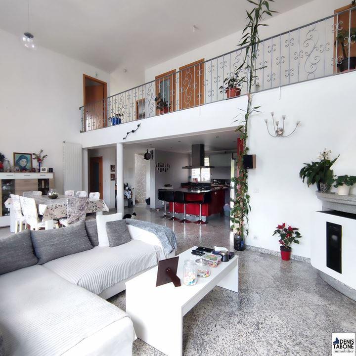 Maison traditionnelle - 178 m² - 7 pièces