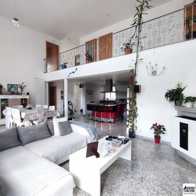 Maison traditionnelle - 178 m² - 7 pièces