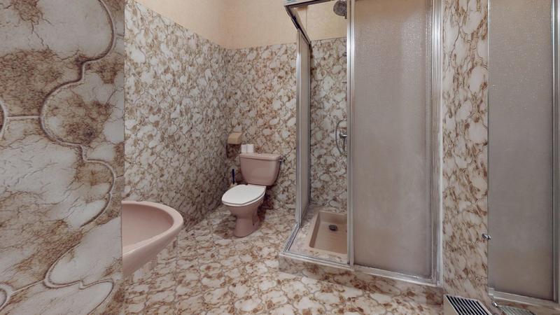 Maison - 330 m² - 8 pièces