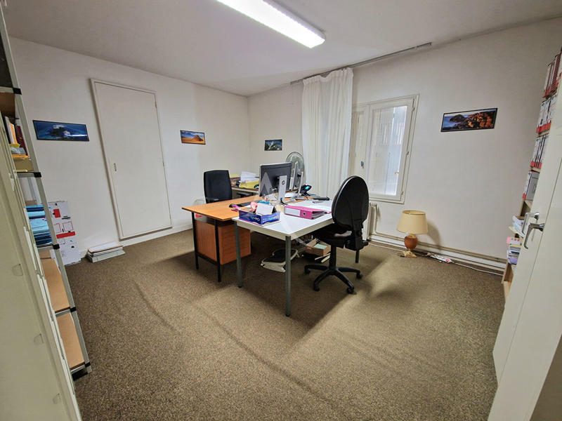 Local commercial - 190 m² - 8 pièces