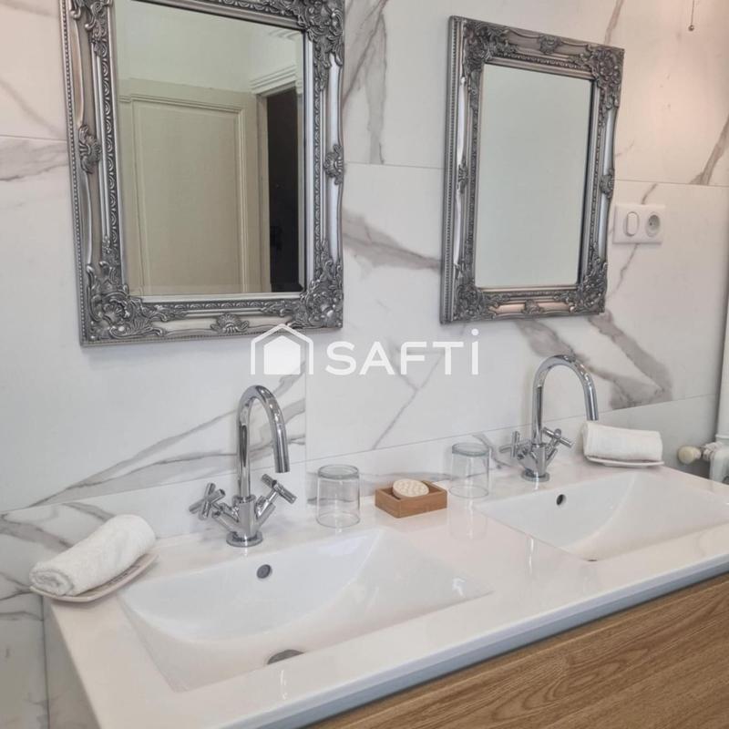 Maison - 196 m² - 9 pièces