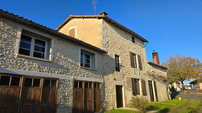 Maison - 256 m² - 5 pièces