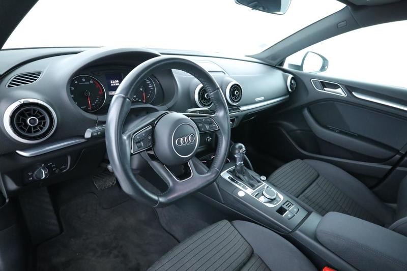 Audi A3 Berline 35 Tfsi Cod Sport s tronic 7 150 ch